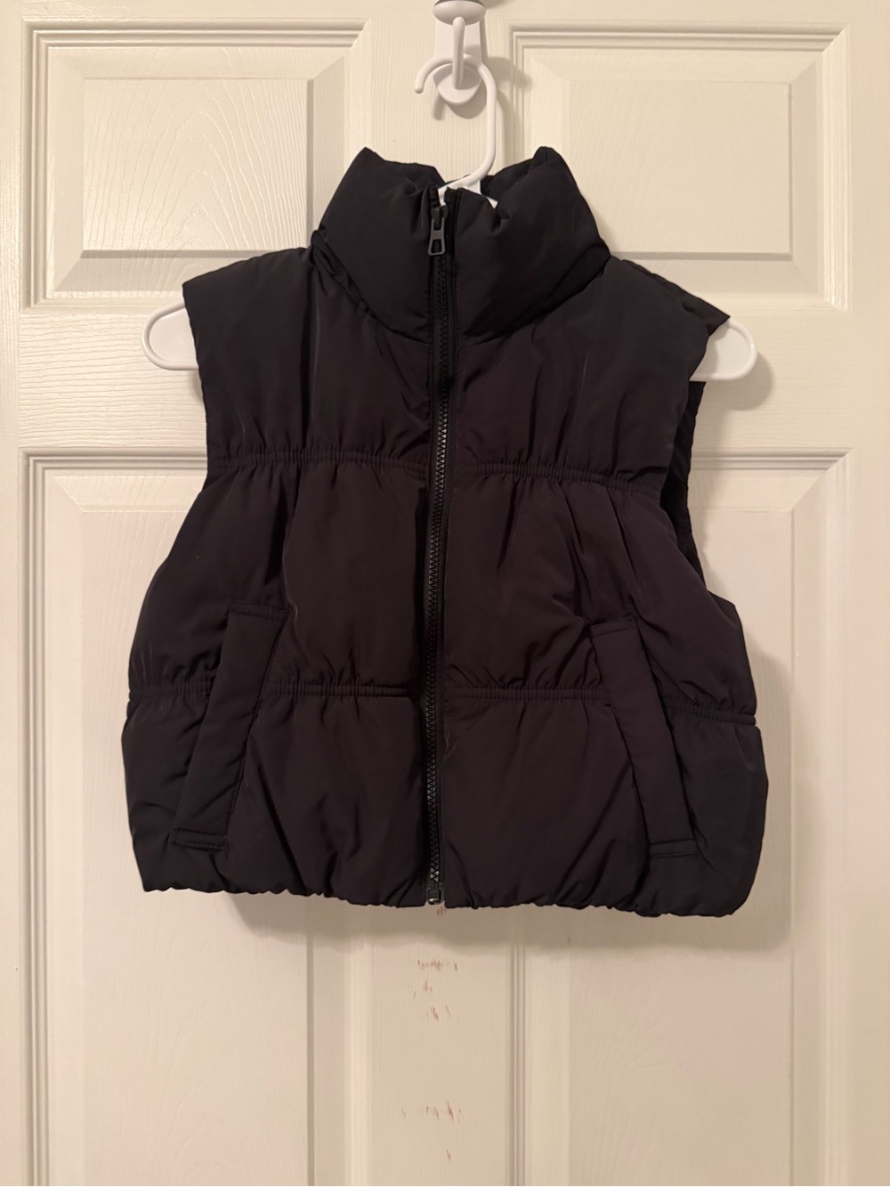 Women’s Black Puffer Vest - Lightweight Quilted Sleeveless Jacket